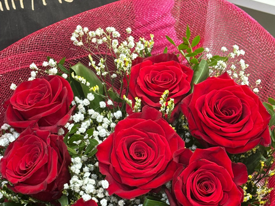Boquet de fleurs Roses rouges - je t aime - Lilit Fleurs livraison Bruxelles Boquet de fleurs Roses rouges