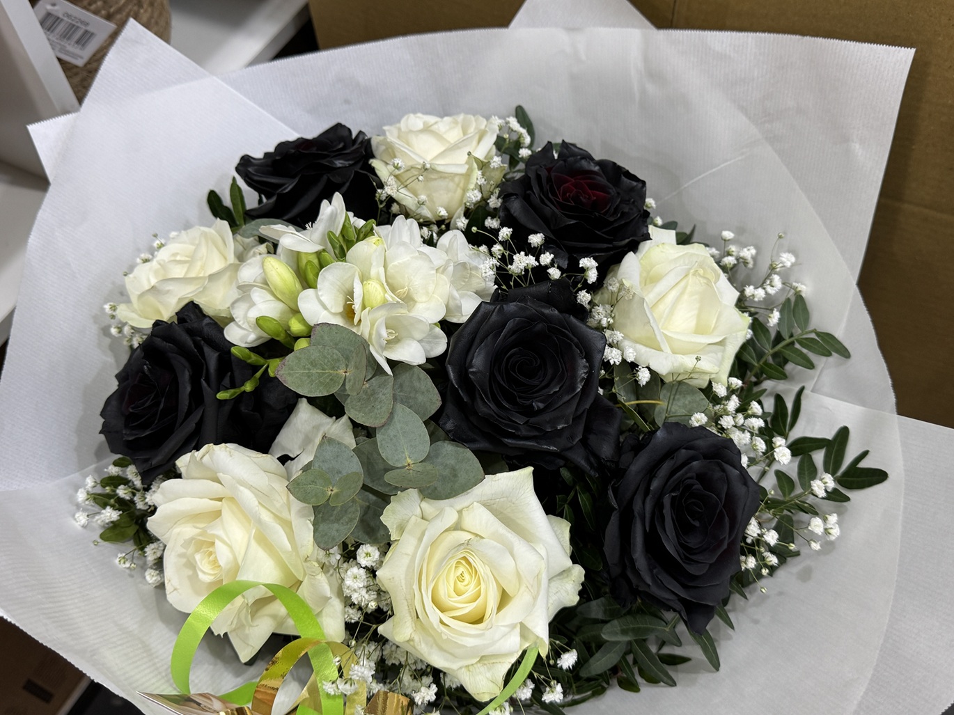 Bouquet Black & White Bouquet Black & White - Roses noirs et blanches